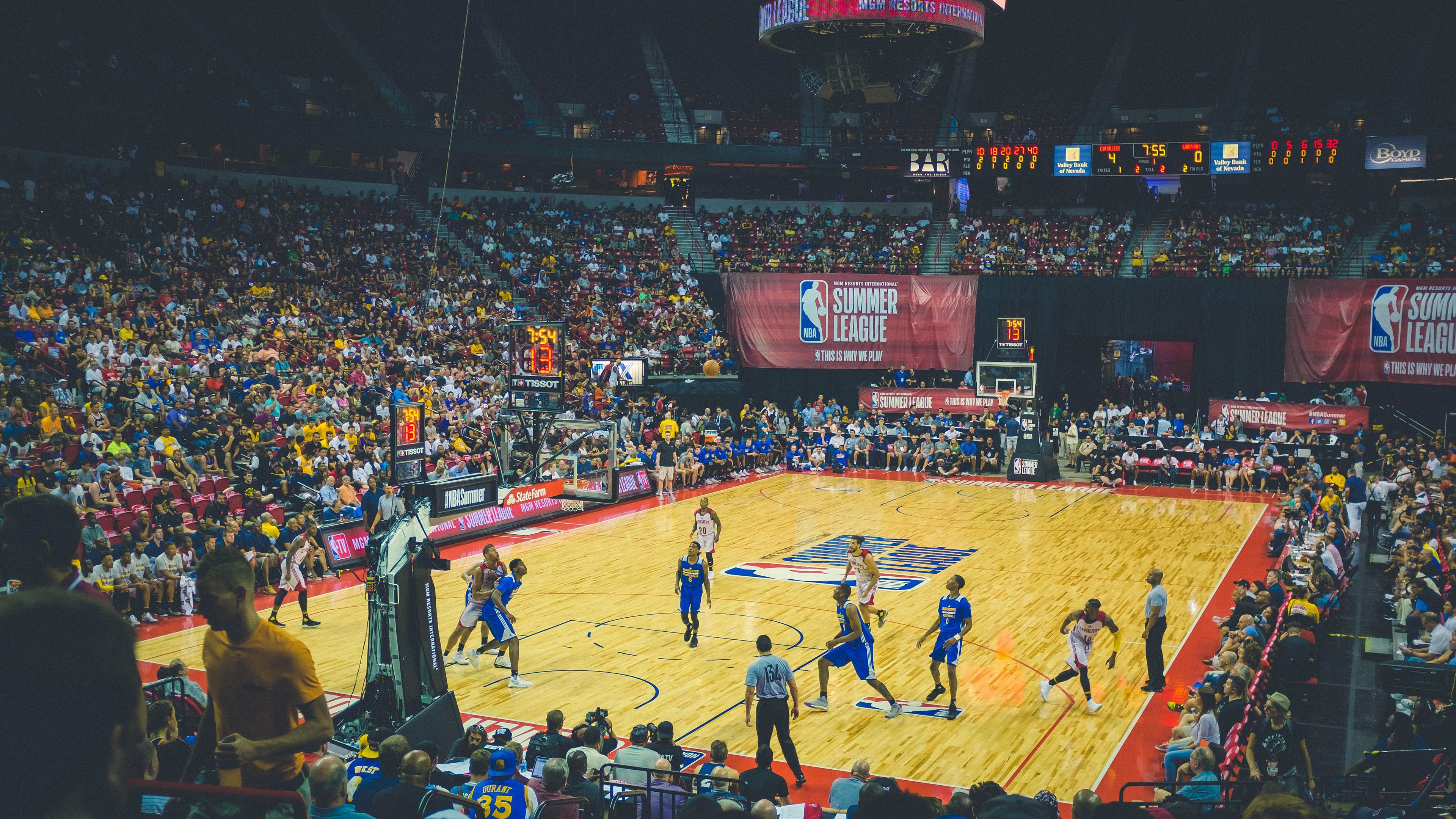 明星球员接受专访谈赛季目标